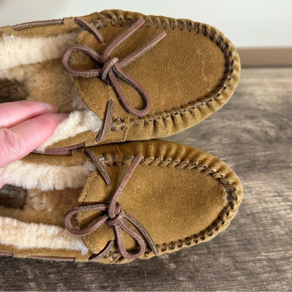 FLAWED Kids Size 1 Suede Leather Ugg Moccasin Slippers Shoes Chestnut Unisex